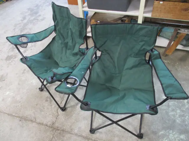 Folding Chairs Image 1++